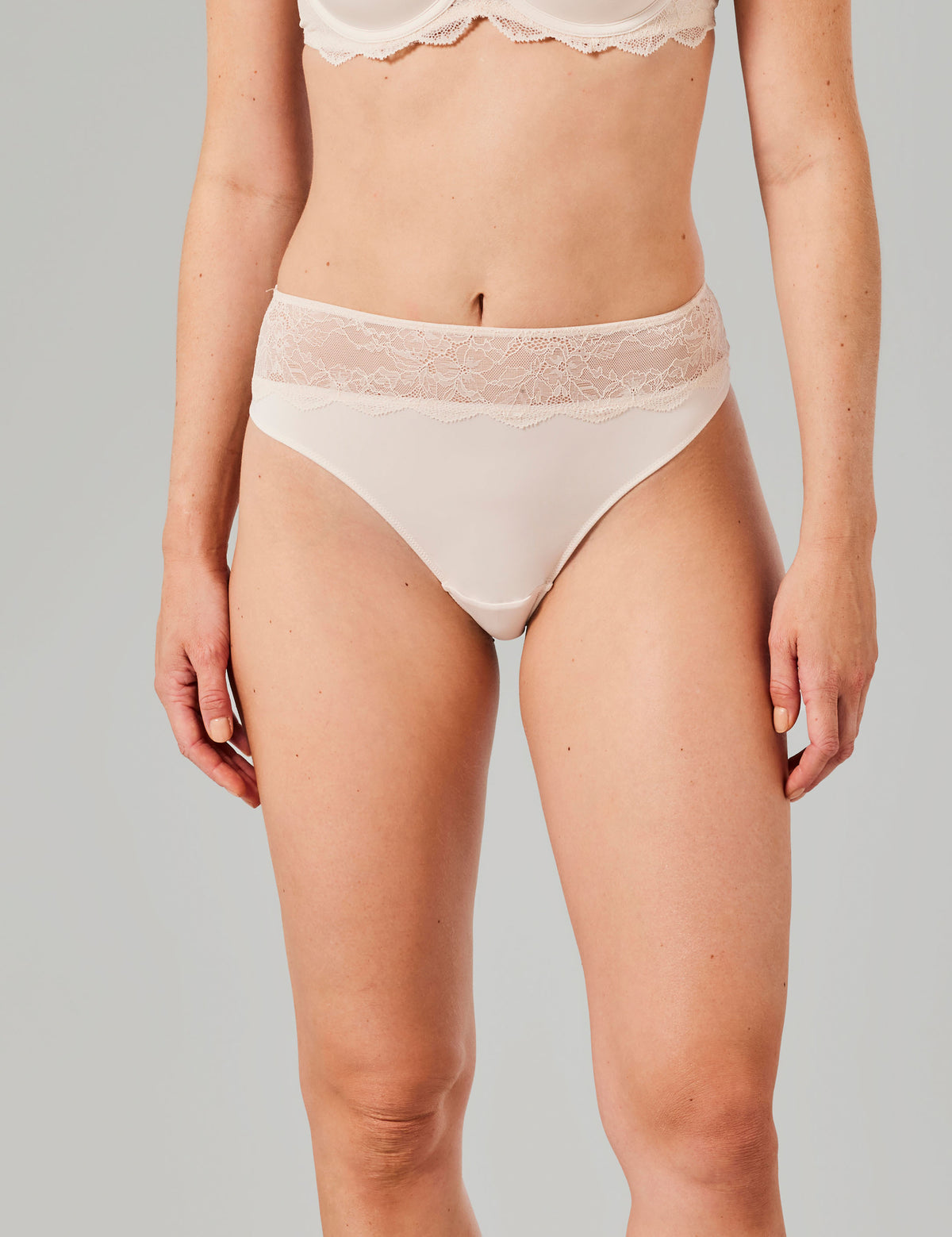 Fabulous hoge taille string beige