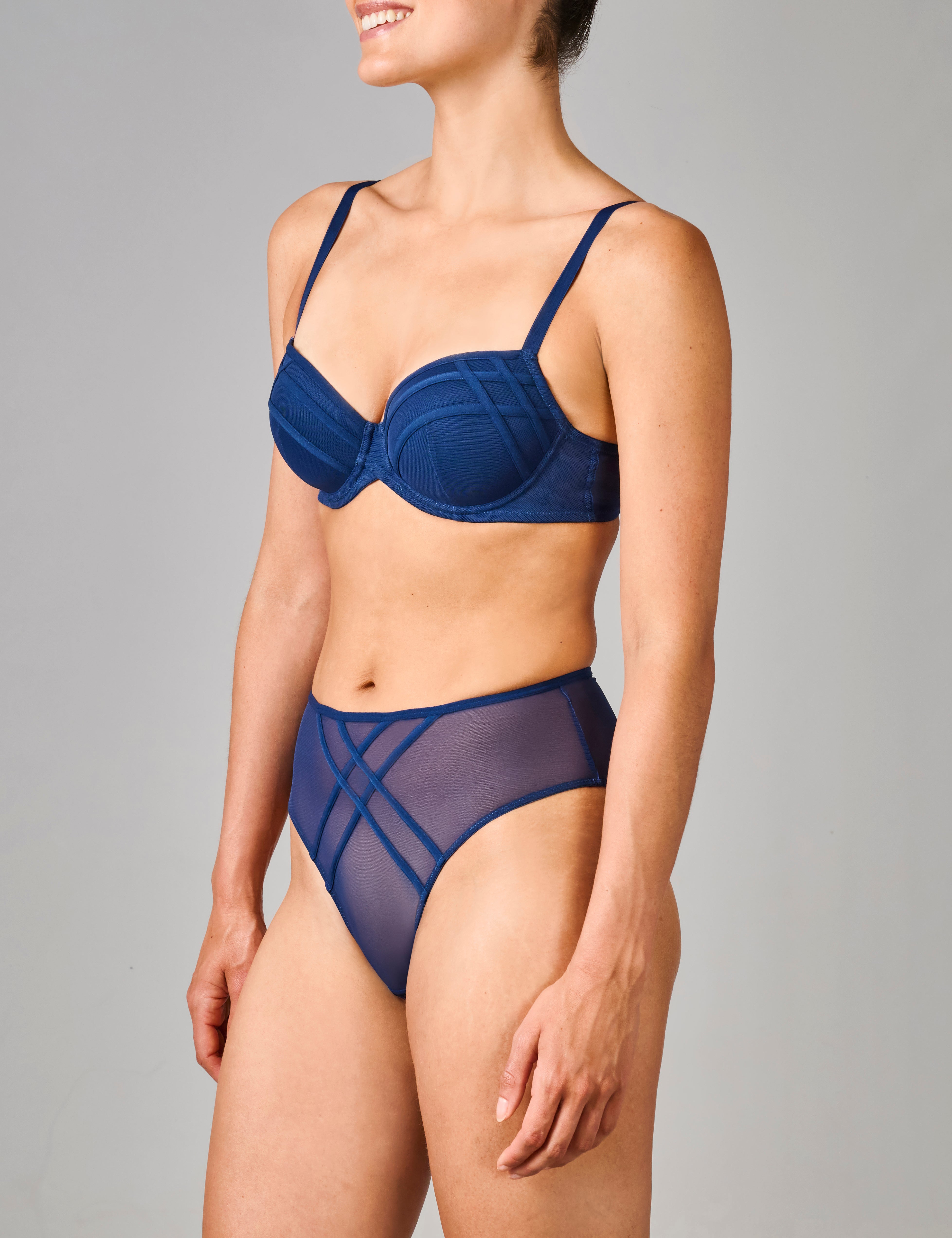 Mira hoge taille hoog uitgesneden slip navy