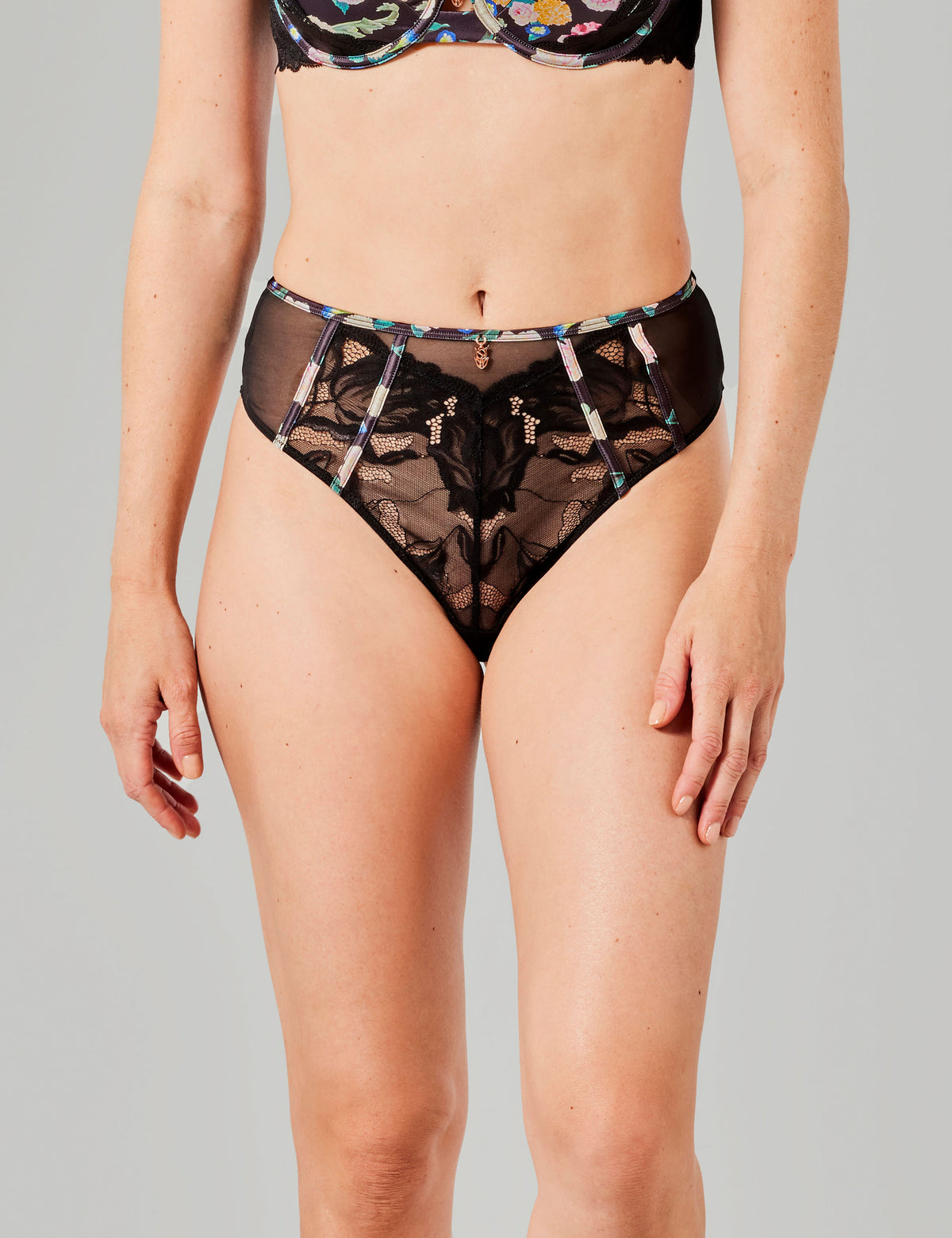 Tessa hoge taille string zwart