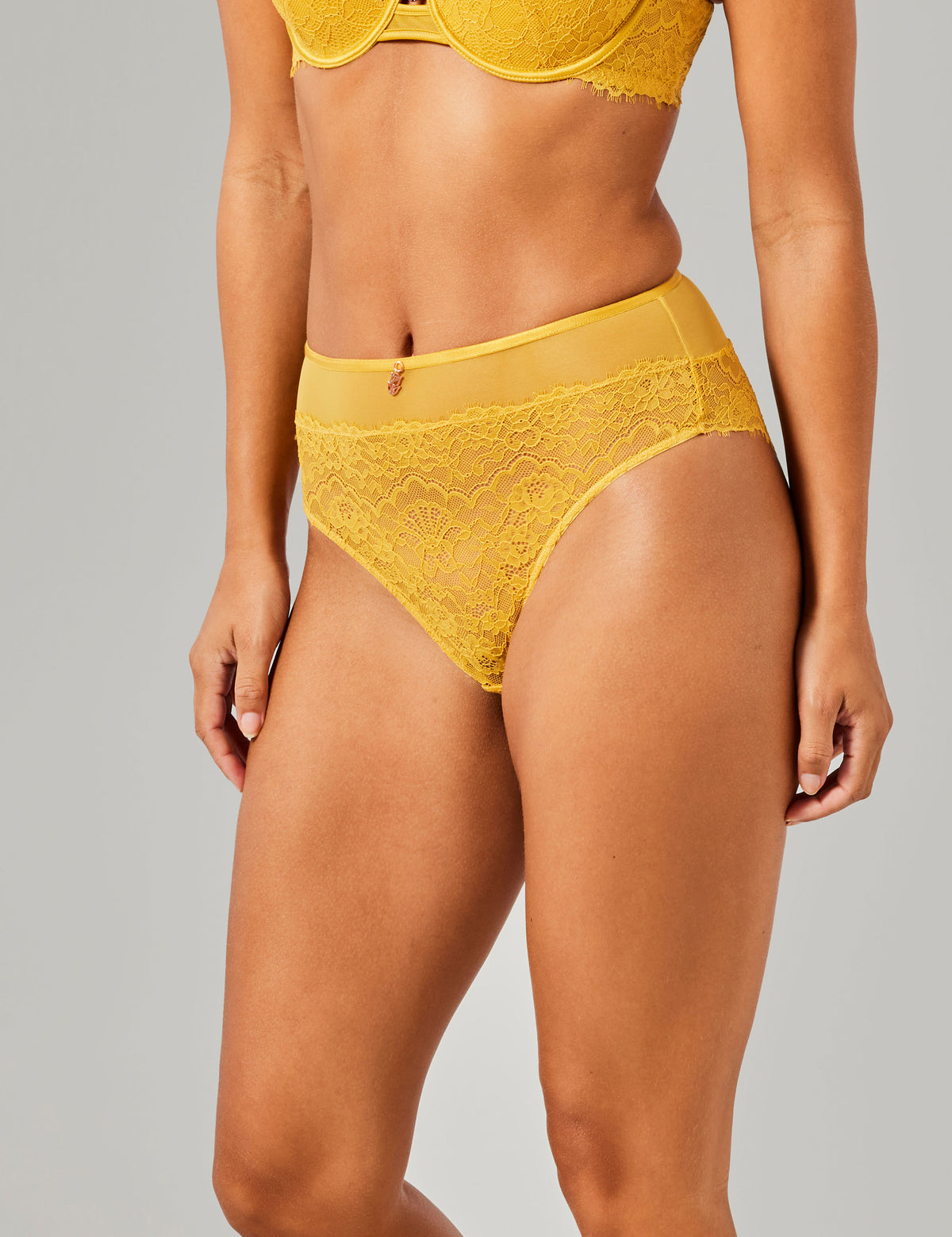 Silke hoge taille brazilian slip geel