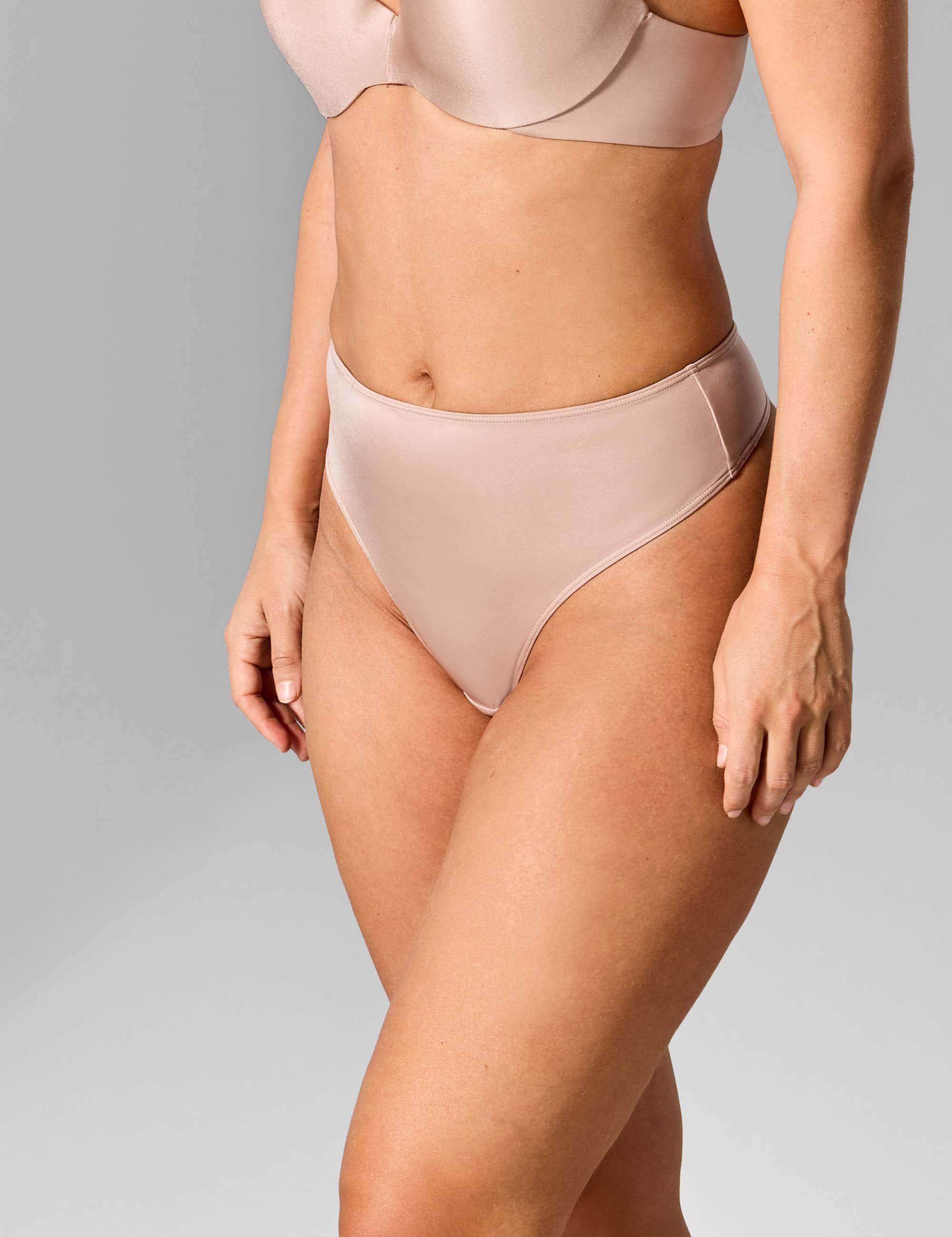 Comfort hoge taille string lichttaupe