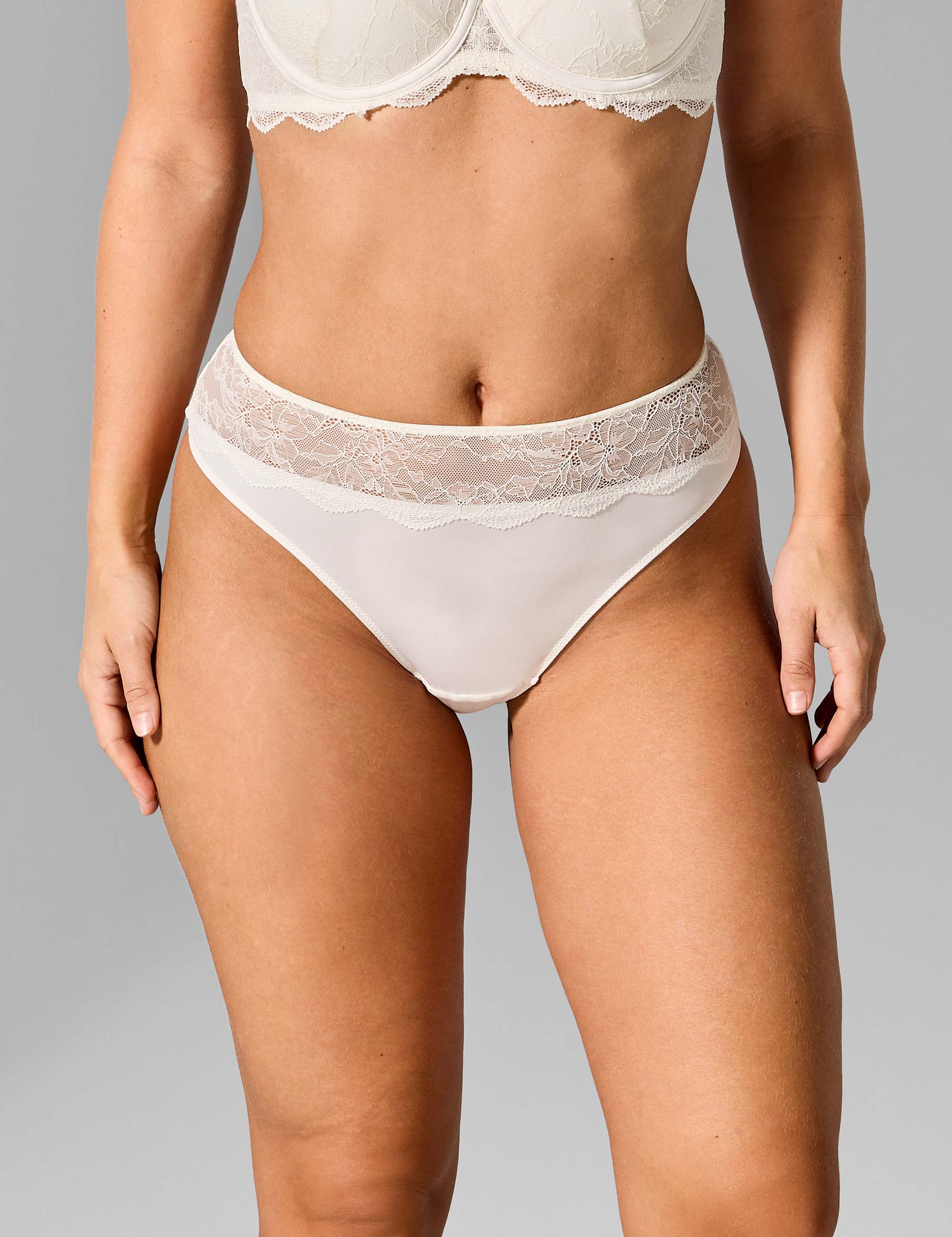 Fabulous hoge taille string egret