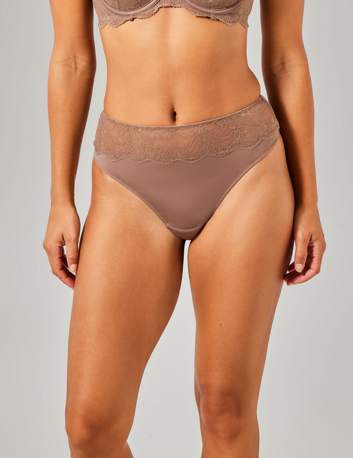 Fabulous hoge taille string taupe