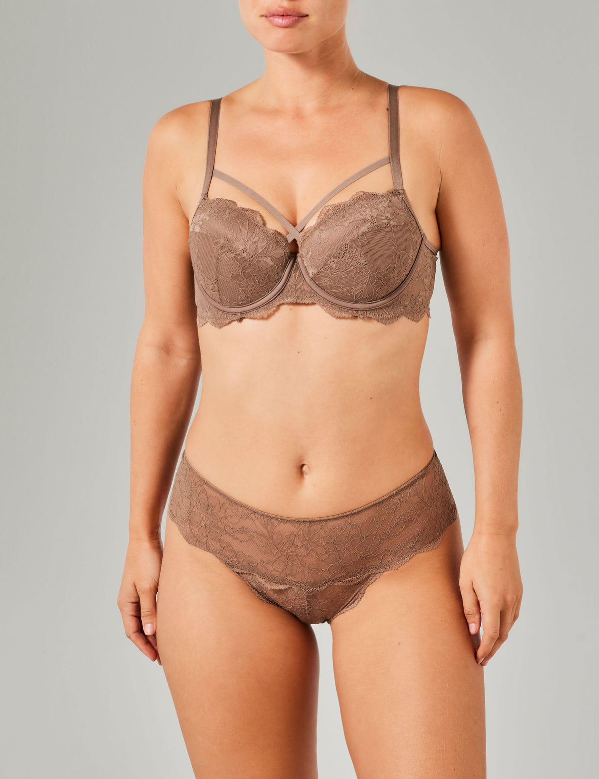 Fabulous voorgevormde t-shirt bh met kant taupe