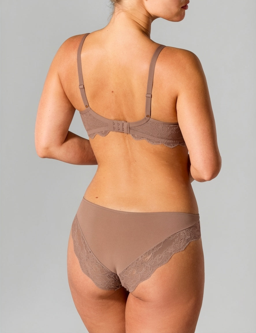 Fabulous voorgevormde t-shirt bh met kant taupe