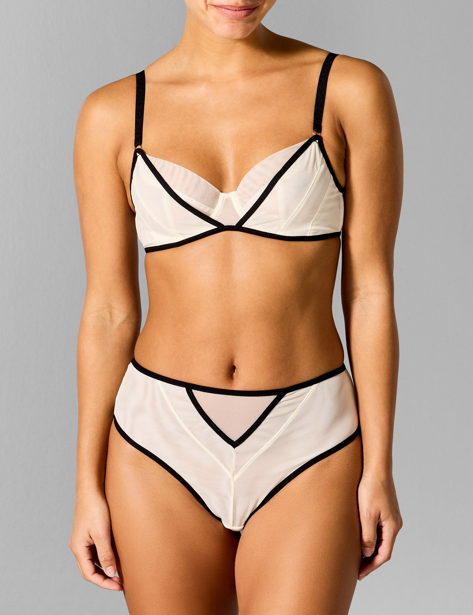 Randi niet-voorgevormde plunge bh