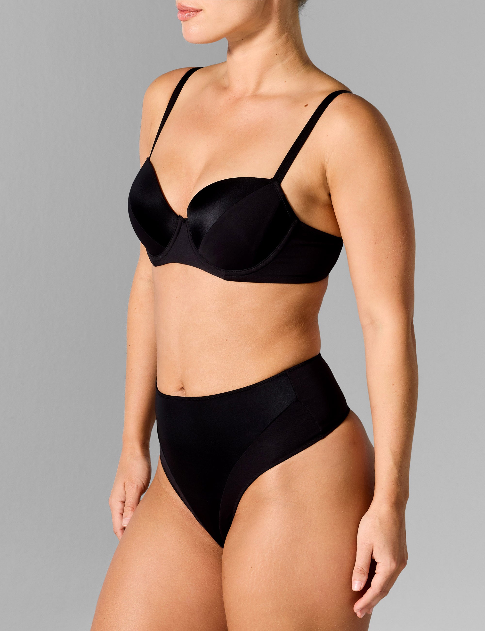 Erika hoge taille string zwart